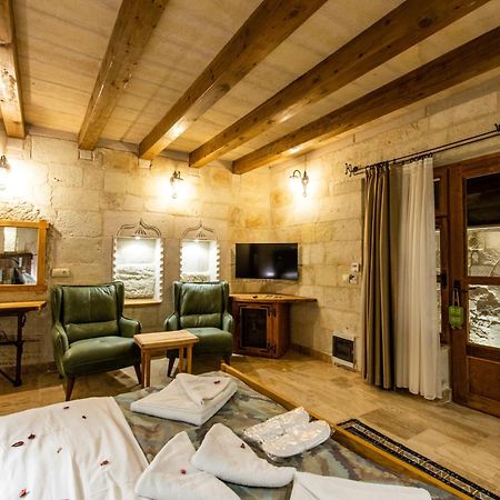 Charming Cave Hotel Гьореме Стая снимка