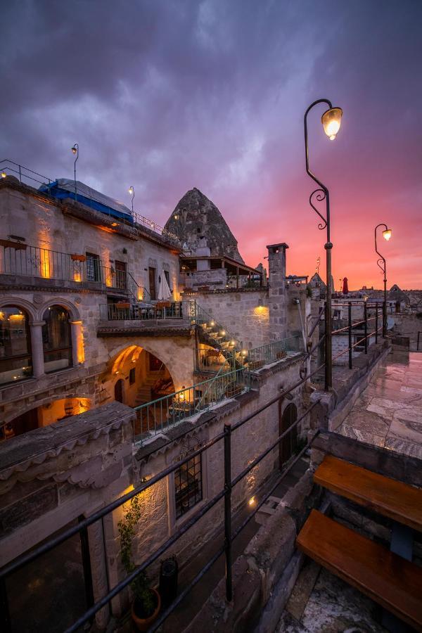Charming Cave Hotel Гьореме Екстериор снимка