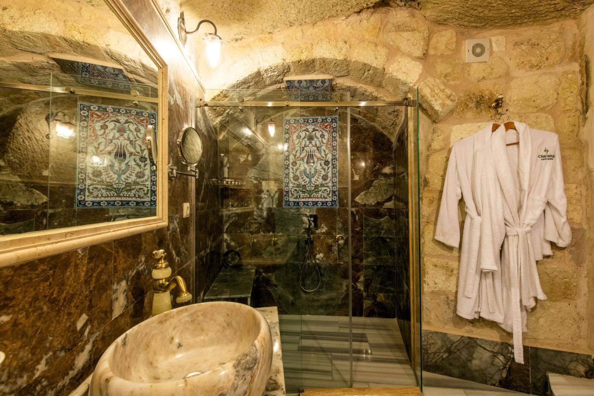 Charming Cave Hotel Гьореме Стая снимка