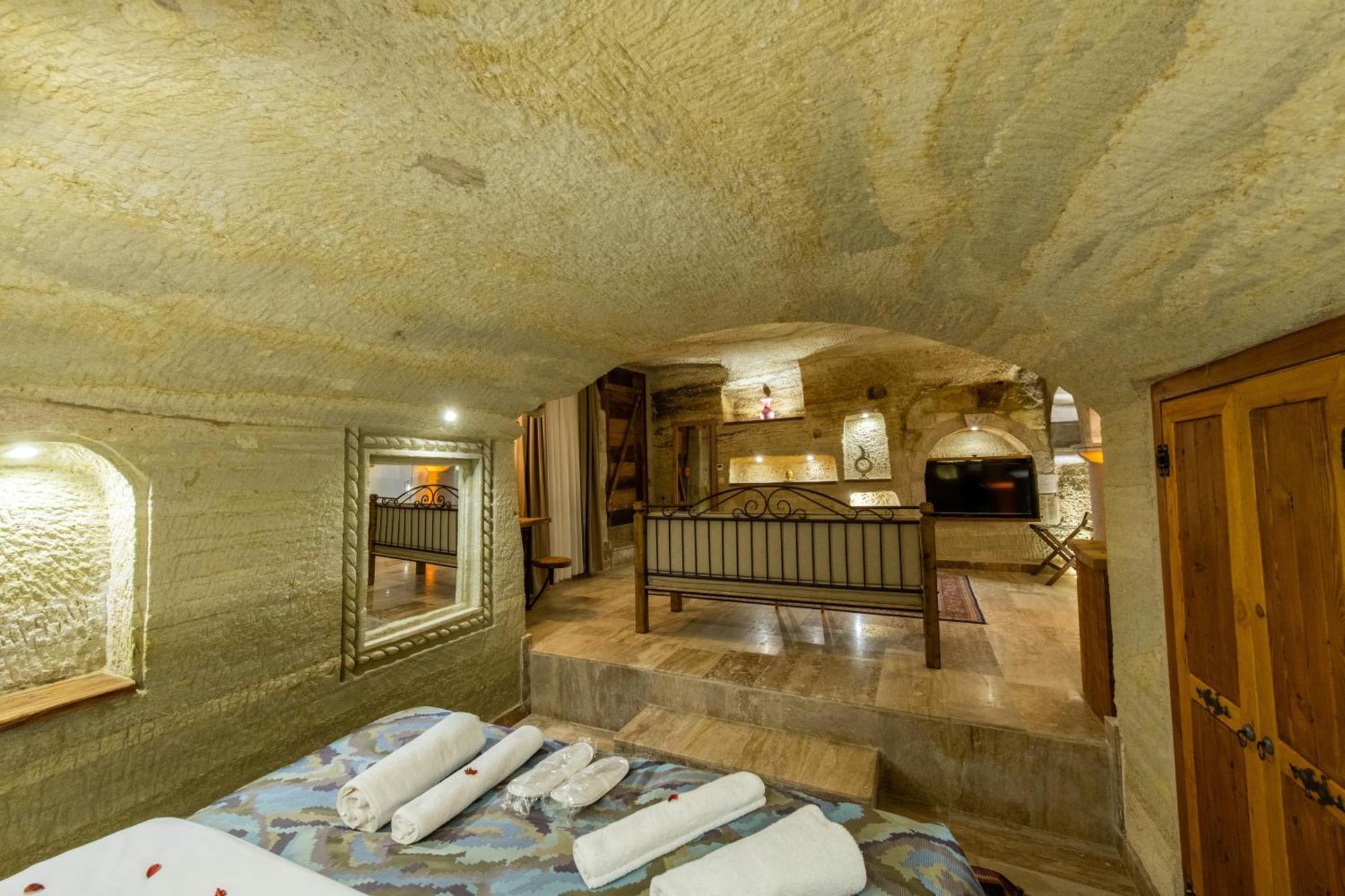Charming Cave Hotel Гьореме Стая снимка