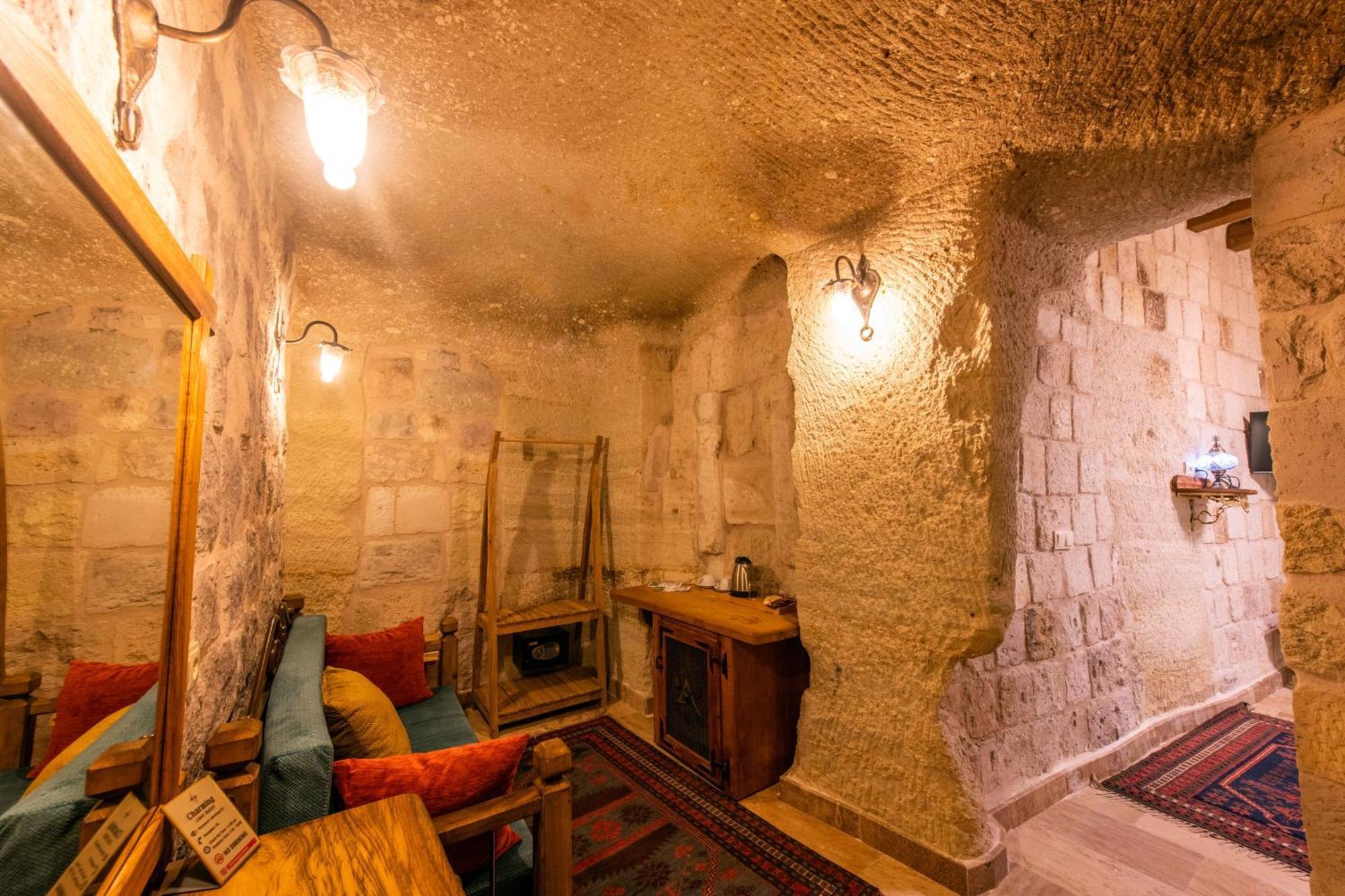 Charming Cave Hotel Гьореме Стая снимка