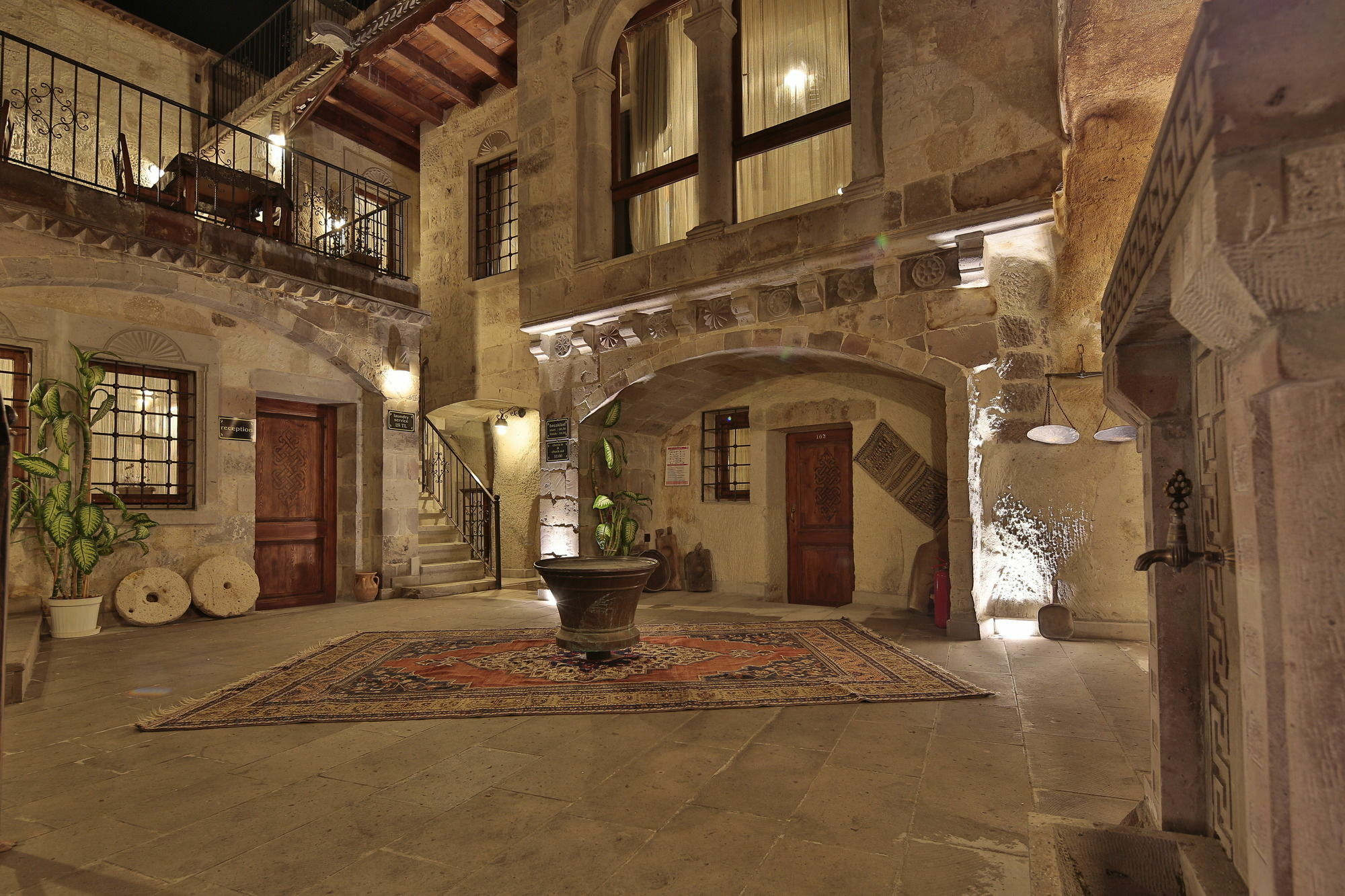 Charming Cave Hotel Гьореме Екстериор снимка